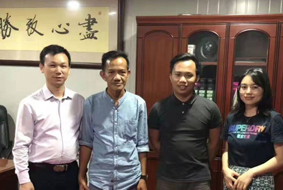 印尼客户直夸开云网页版登录入口_全自动C型钢机nice